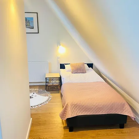 Modern 4 Apartment *